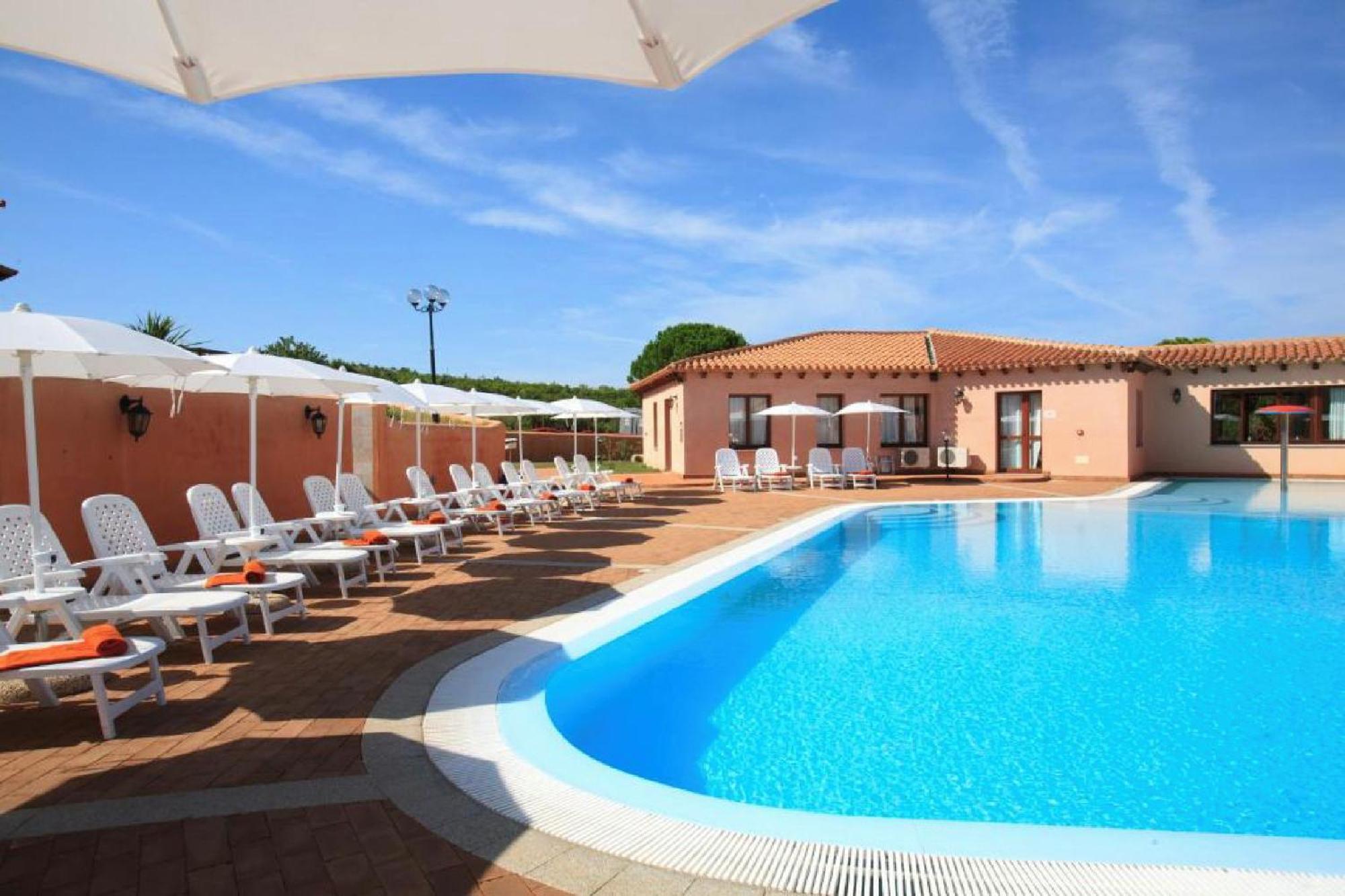 Residence Pierre & Vacances Vignola Mare Exterior photo