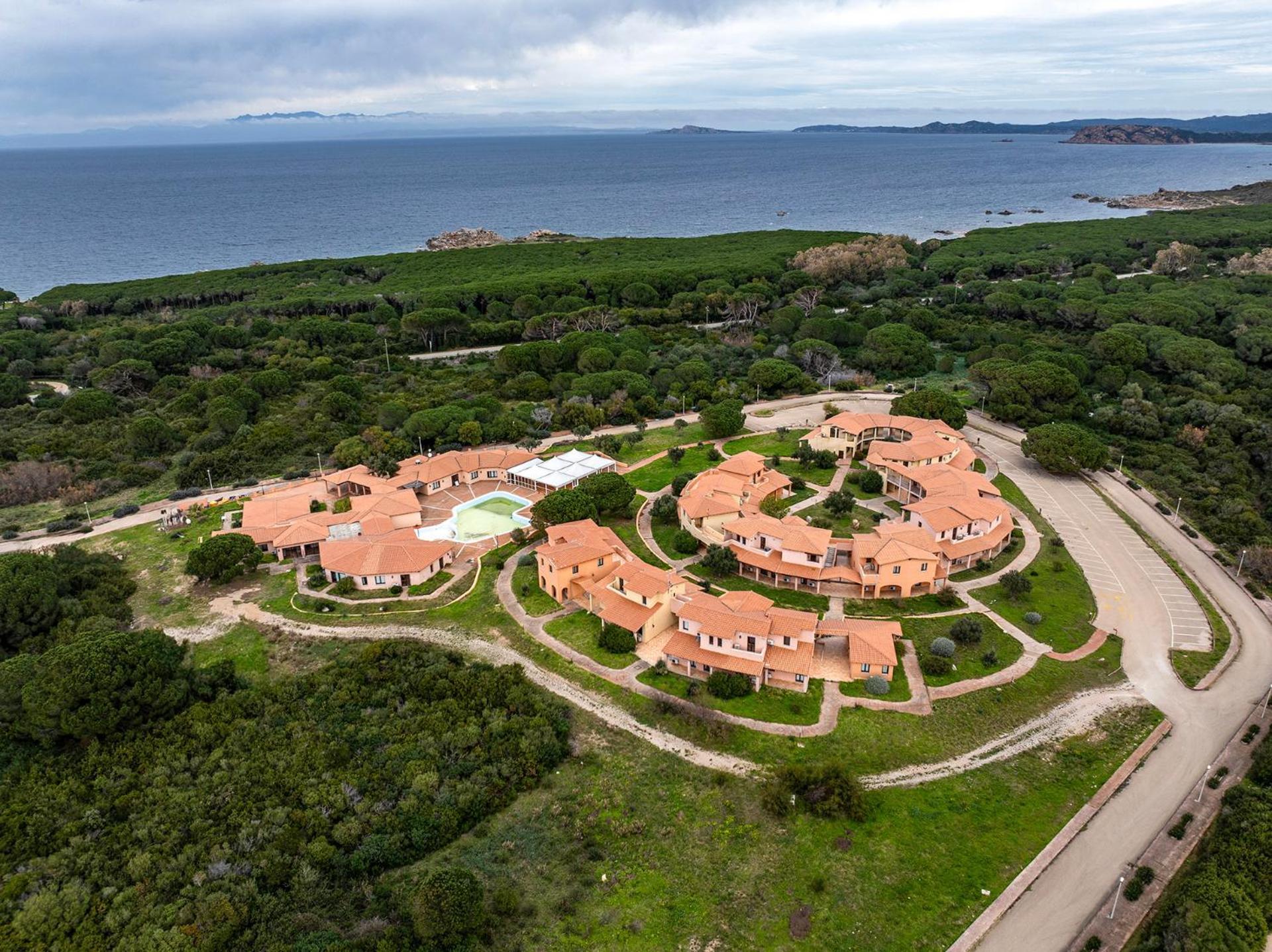 Residence Pierre & Vacances Vignola Mare Exterior photo